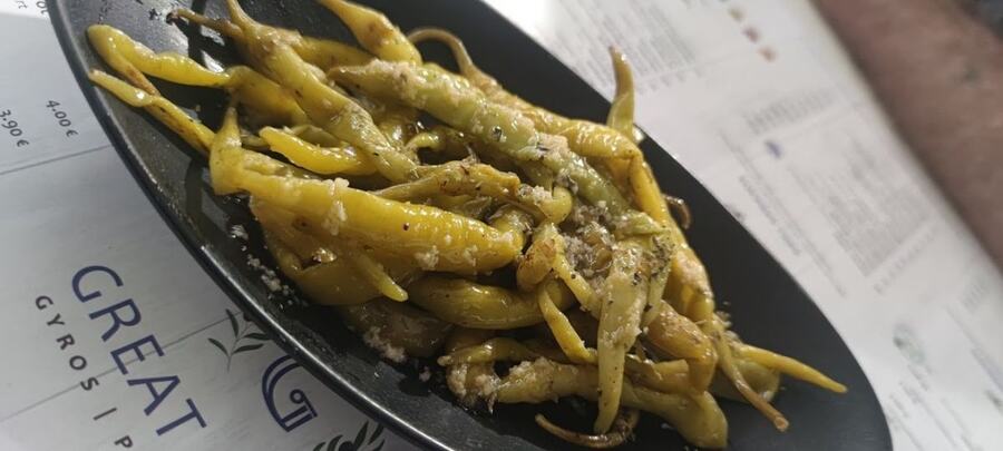 Guindillas picantes con aceite de ajo